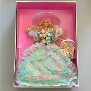 Enchanted Seasons Spring Bouquet Barbie NIB 1994